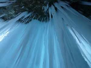ice-curtain-16558_1920
